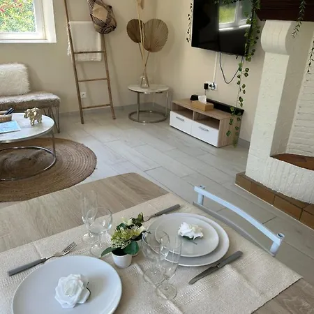 Апартаменты Escapade Amoureuse - Jaccuzi Et Sauna Prive